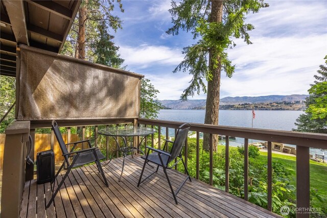 9368 S Lakeshore Rd, Chelan, WA 98816 - deck featuring a water and mountain view