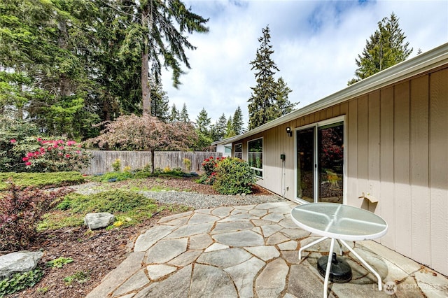 141 Leslie Ln, Sequim, WA 98382 - fenced backyard featuring a patio