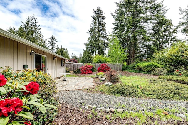 141 Leslie Ln, Sequim, WA 98382 - view of yard with a patio