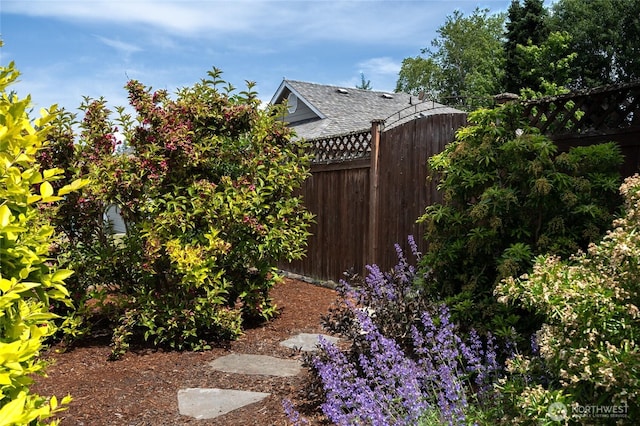 3401 F Ave, Anacortes, WA 98221 - view of yard