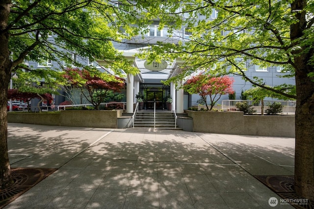 121 Vine St Unit 703, Seattle, WA 98121 - view of home's community