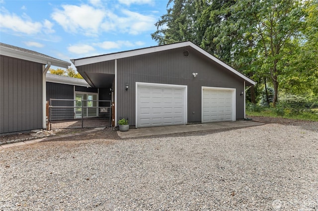 12712 232nd Ave E, Buckley, WA 98321 - garage with gravel driveway