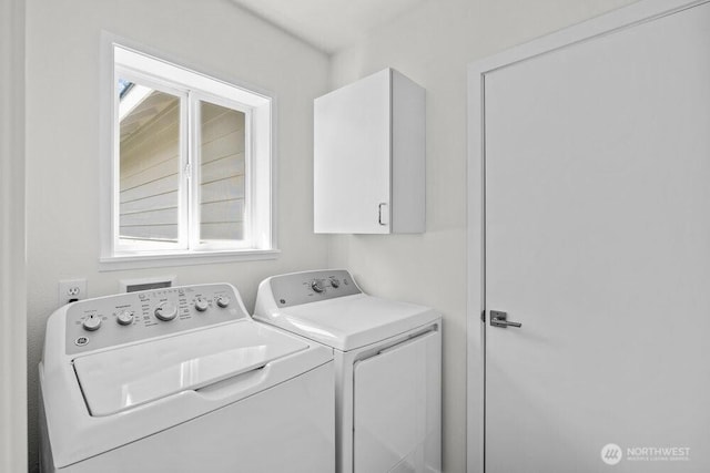491 Pebble Beach Dr, Cle Elum, WA 98922 - washroom featuring washer and dryer and cabinet space