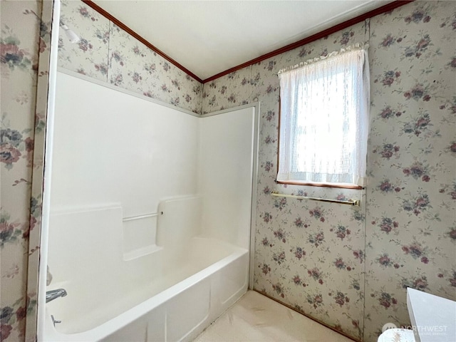 115 4th Ave SE, Soap Lake, WA 98851 - bathroom featuring crown molding and washtub / shower combination