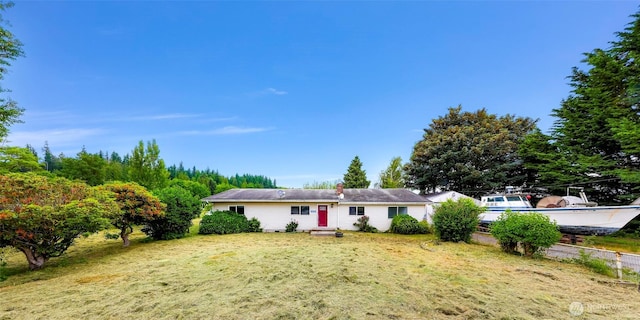 8739 F And S Grade Rd, Sedro Woolley, WA 98284 - ranch-style home with a chimney and a front yard