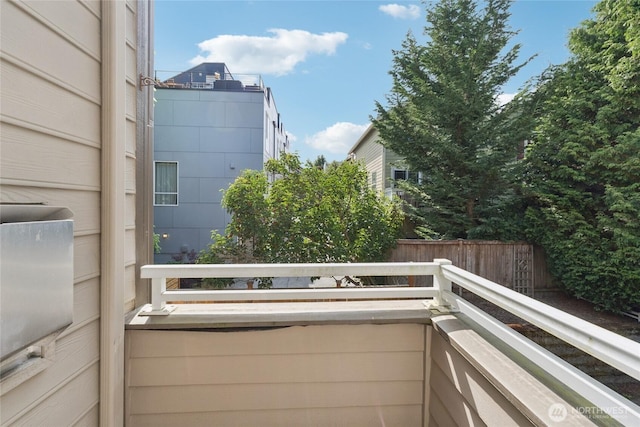 9503 Ashworth Ave N Unit B, Seattle, WA 98103 - view of balcony