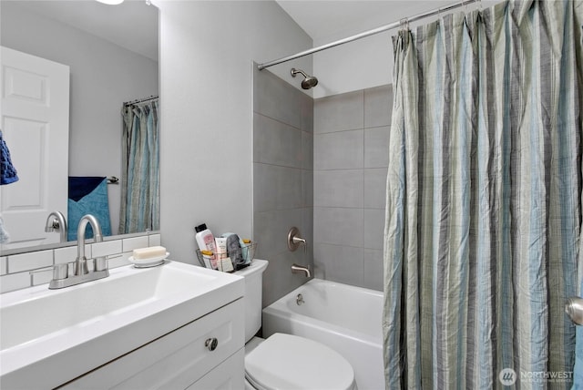1815 S Cedar St, Tacoma, WA 98405 - bathroom featuring shower / bath combo and vanity