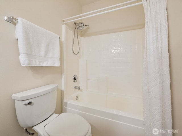 31867 48th Cir SW Unit 14A, Federal Way, WA 98023 - bathroom featuring toilet and shower / bath combination with curtain