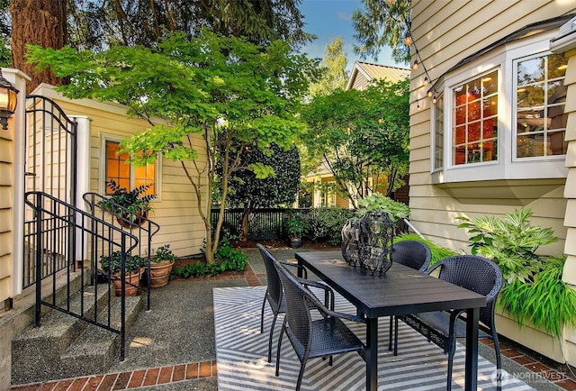 4412 43rd Ave NE, Seattle, WA 98105 - view of patio / terrace with outdoor dining area