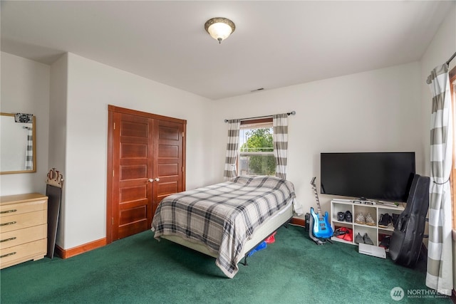 404 W Marcy Ave, Montesano, WA 98563 - carpeted bedroom featuring baseboards