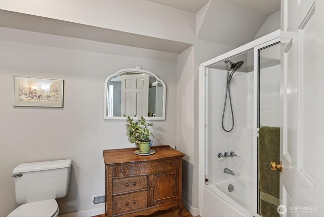 909 308th St NE, Stanwood, WA 98282 - full bathroom with toilet and washtub / shower combination
