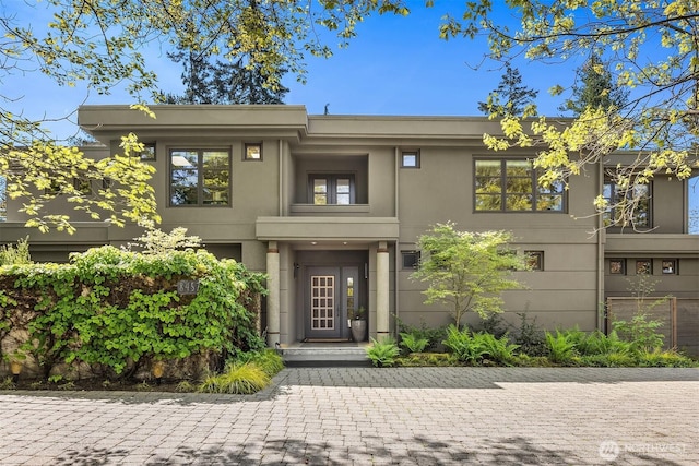 8457 NE 7th St, Medina, WA 98039 - view of front facade with stucco siding
