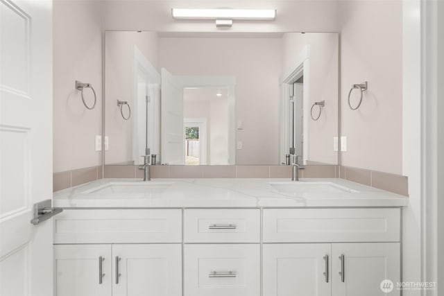 2122 Hawks View Ln, Winlock, WA 98596 - bathroom with double vanity