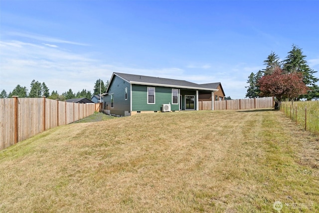 2122 Hawks View Ln, Winlock, WA 98596 - rear view of house featuring a fenced backyard
