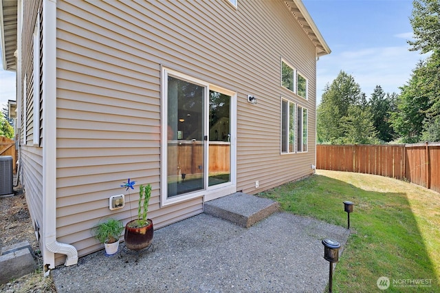 16922 SE 262nd St, Covington, WA 98042 - fenced backyard featuring a patio area