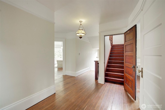 906 E Shelby St, Seattle, WA 98102 - stairway with hardwood / wood-style flooring