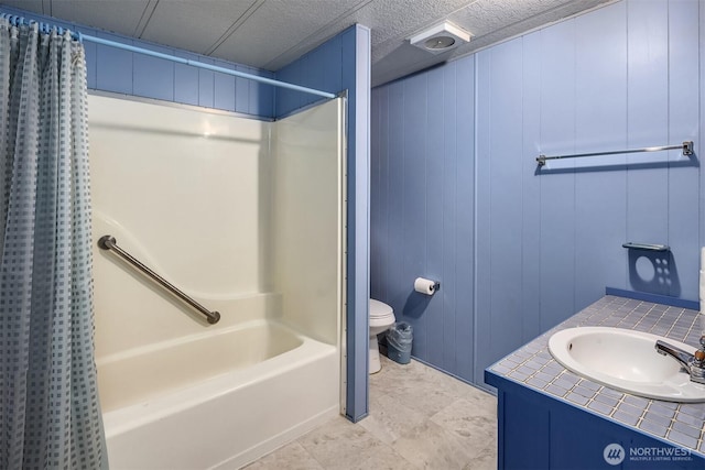 827 211th Pl NE, Sammamish, WA 98074 - full bath featuring shower / tub combo and vanity