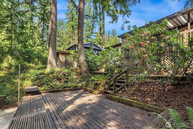 827 211th Pl NE, Sammamish, WA 98074 - deck featuring stairway