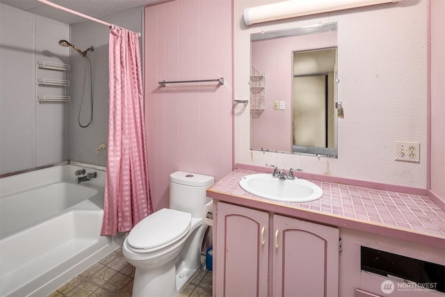 827 211th Pl NE, Sammamish, WA 98074 - full bathroom featuring shower / bath combo with shower curtain and vanity