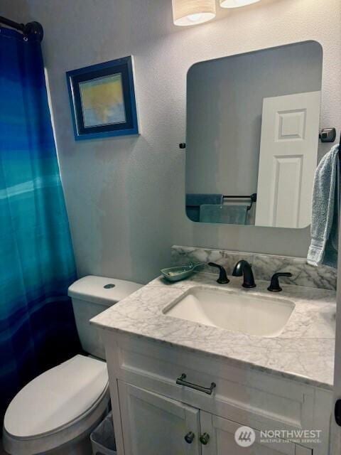 163 Wishkah St SW, Ocean Shores, WA 98569 - full bath with vanity and curtained shower