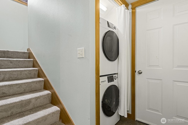 9400 35th Ave SW, Seattle, WA 98126 - laundry area featuring stacked washer and clothes dryer