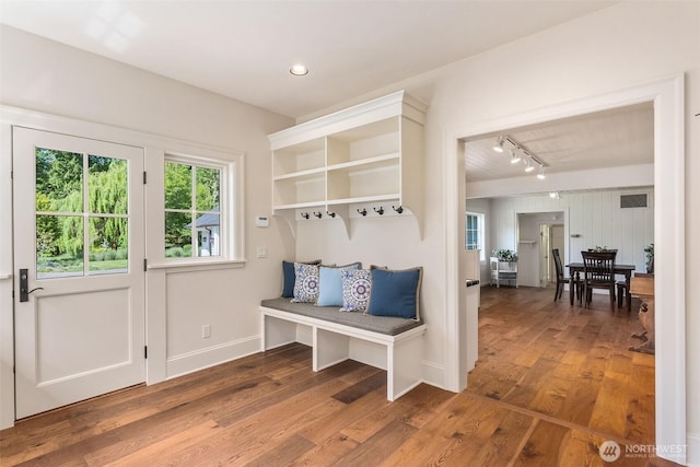303 39th Ave NE, Olympia, WA 98506 - mudroom with wood finished floors and rail lighting