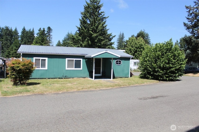 5705 Littlerock Rd SW Unit 41, Tumwater, WA 98512 - single story home featuring a metal roof and a front yard