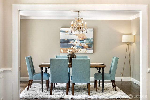 8234 NE 8th St, Medina, WA 98039 - dining room featuring ornamental molding and a chandelier