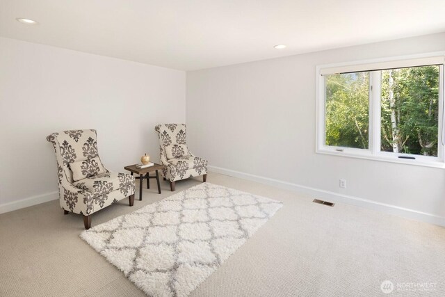 8234 NE 8th St, Medina, WA 98039 - sitting room with carpet flooring and recessed lighting