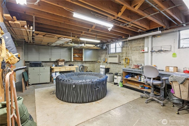308 2nd Ave, Harrington, WA 99134 - below grade area featuring a workshop area