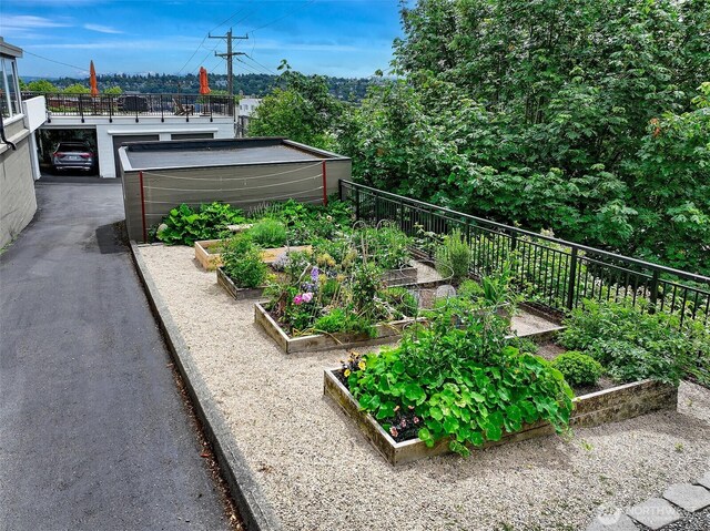 1902 Bigelow Ave N Unit 301, Seattle, WA 98109 - view of yard featuring a vegetable garden