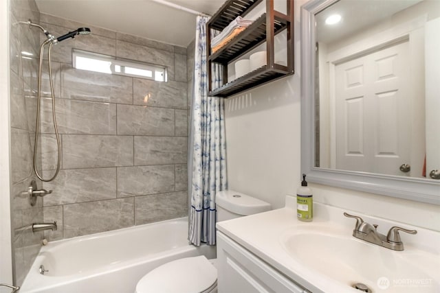 8715 Whitewood Loop SE, Yelm, WA 98597 - full bath with shower / bath combination with curtain and vanity