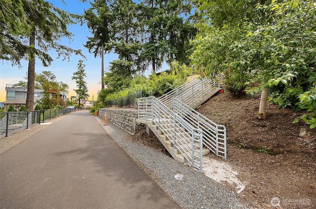 1711 E Lake Sammamish Pl SE, Sammamish, WA 98075 - surrounding community