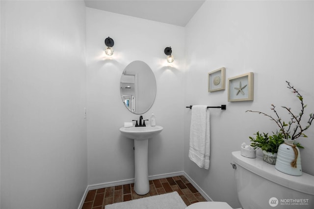 3995 Bay Ln, Anacortes, WA 98221 - half bath featuring toilet and baseboards