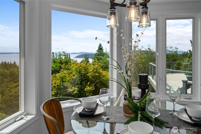 3995 Bay Ln, Anacortes, WA 98221 - dining area with a mountain view