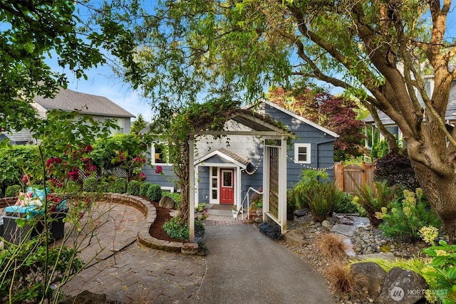 3833 24th Ave W, Seattle, WA 98199 - view of front facade with a gate