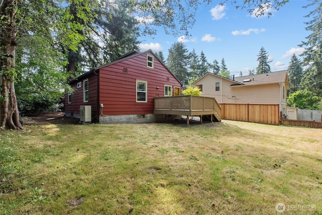 13527 23rd Ave NE, Seattle, WA 98125 - rear view of house with a deck