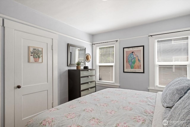 12 Newell St, Walla Walla, WA 99362 - bedroom with multiple windows