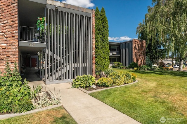 201 Pennsylvania Ave Unit 15, Wenatchee, WA 98801 - view of property with stairs