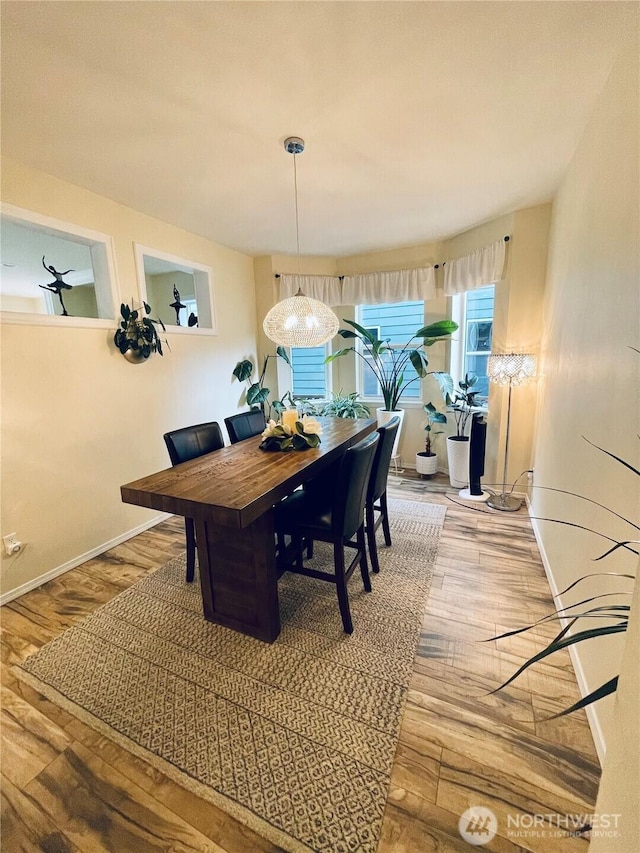 35055 41st Pl S, Auburn, WA 98001 - dining space featuring light wood finished floors and baseboards