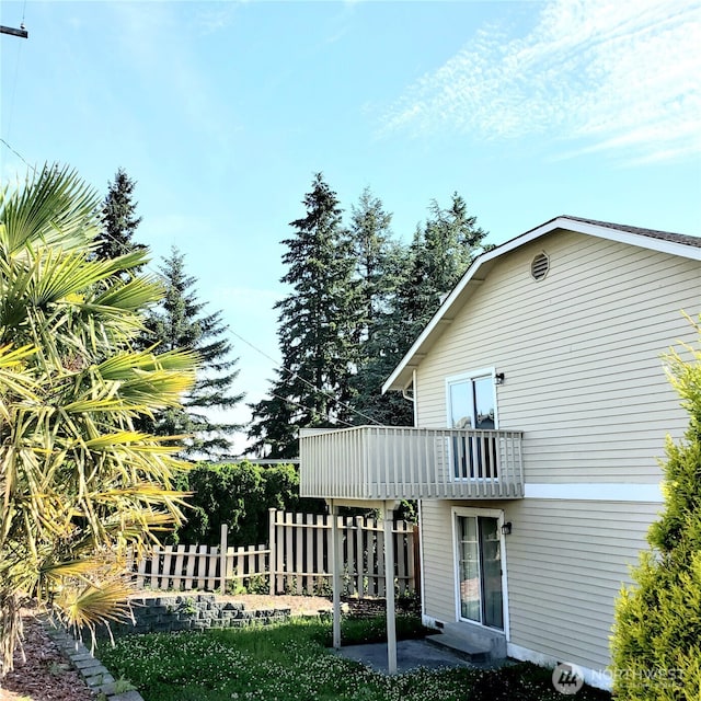 6003 Broadway, Everett, WA 98203 - view of home's exterior featuring a balcony