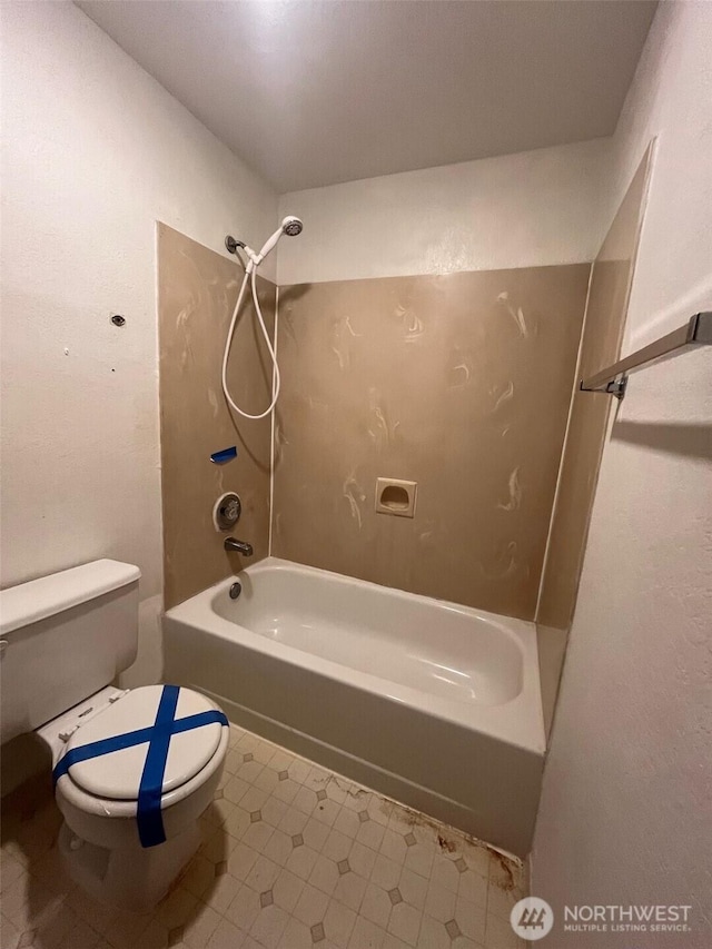8407 18th Ave W Unit 4-103, Everett, WA 98204 - bathroom featuring toilet and shower / bath combination