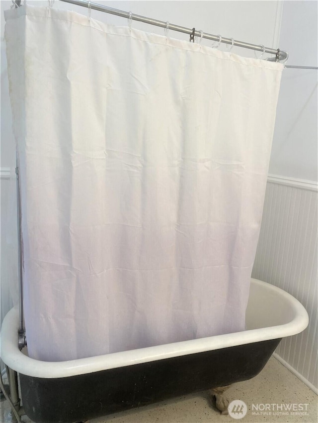 3722 Oakes Ave, Everett, WA 98201 - bathroom featuring shower / bath combination with curtain