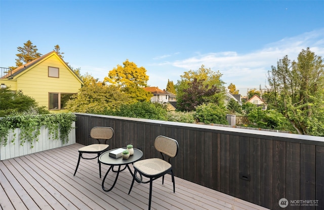926 23rd Ave, Seattle, WA 98122 - view of wooden deck