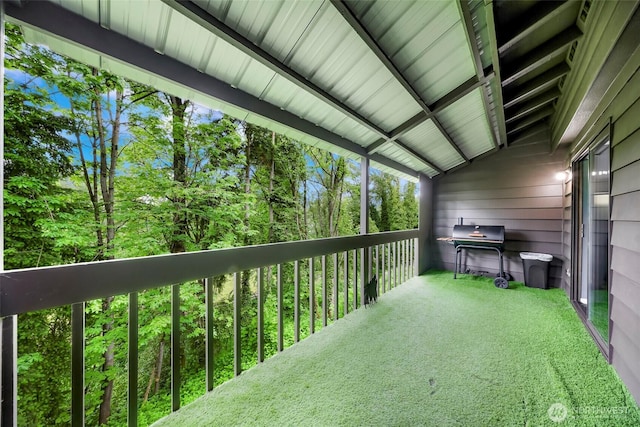1211 N 8th St Unit 2, Mount Vernon, WA 98273 - balcony with area for grilling