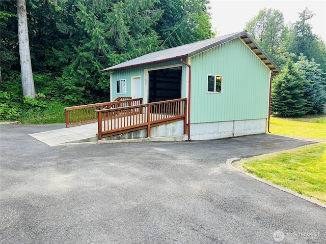 601 Mountain Trail Rd, Brinnon, WA 98320 - view of front facade featuring a metal roof