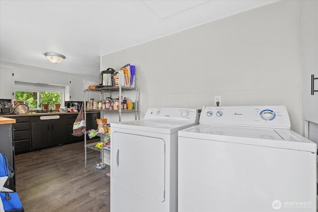 20102012 Dickinson Ave NW, Olympia, WA 98502 - laundry room with washer and dryer and wood finished floors