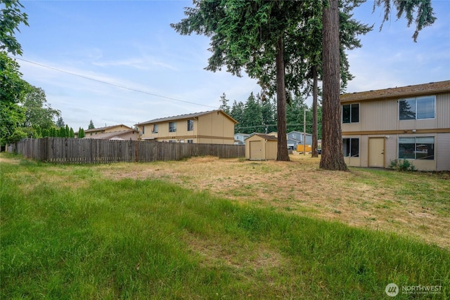 10423 13th Avenue Ct S, Tacoma, WA 98444 - view of yard featuring a storage shed