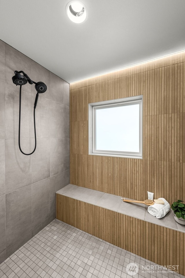 930 23rd Ave, Seattle, WA 98122 - full bathroom with a tile shower