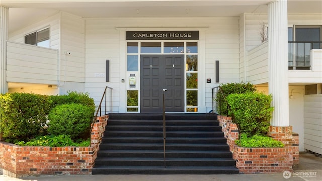 2565 Dexter Ave N Unit 103, Seattle, WA 98109 - property entrance featuring covered porch